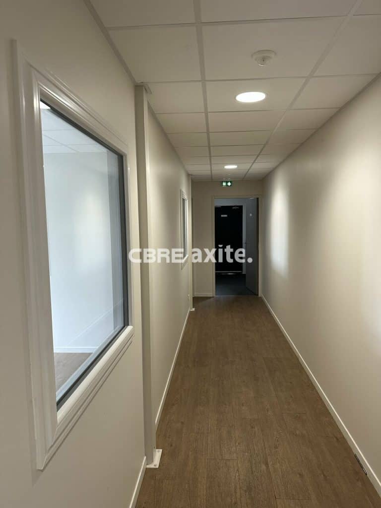 Local d’activité de 917 m² à louer au Bourget-du-Lac, photo 4 sur 7