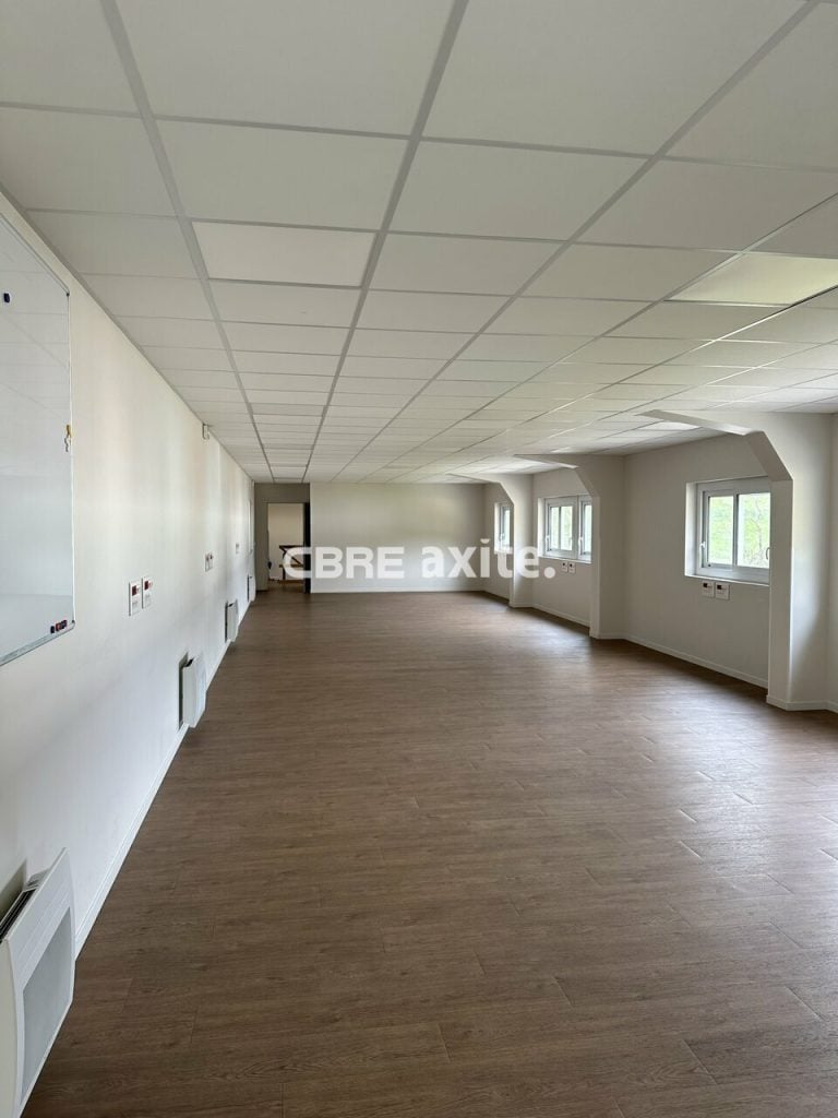 Local d’activité de 917 m² à louer au Bourget-du-Lac, photo 7 sur 7
