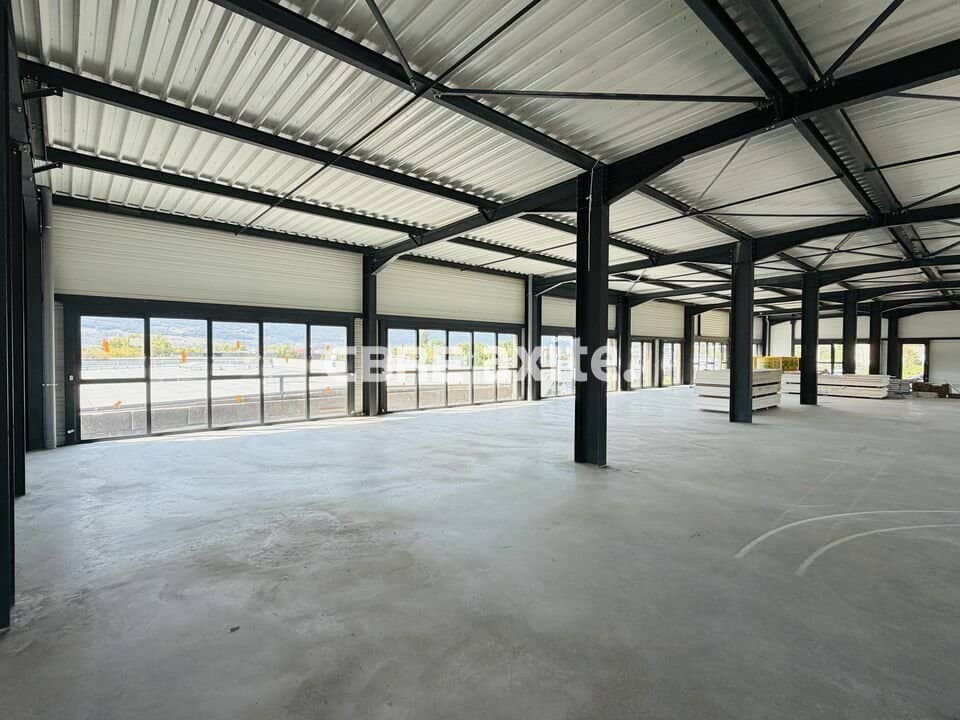 Bureaux de 570 m² à louer à Chambéry, photo 3 sur 7