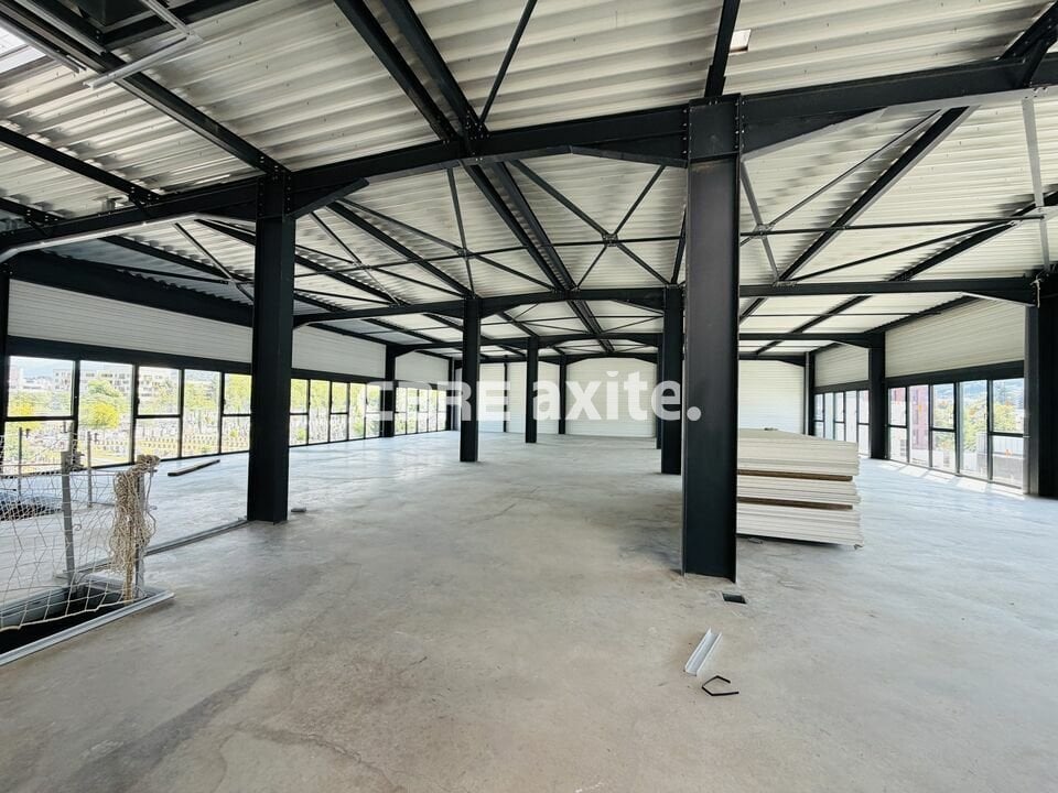 Bureaux de 570 m² à louer à Chambéry, photo 5 sur 7