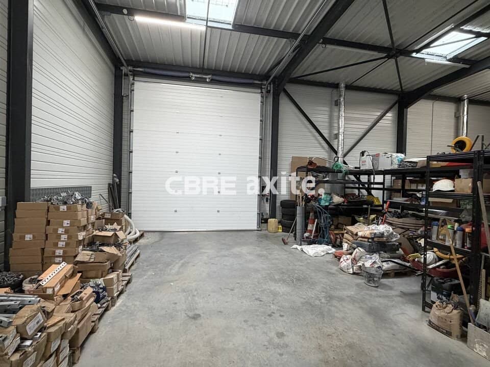 Local d’activité de 360 m² à louer à Montmélian, photo 2 sur 4