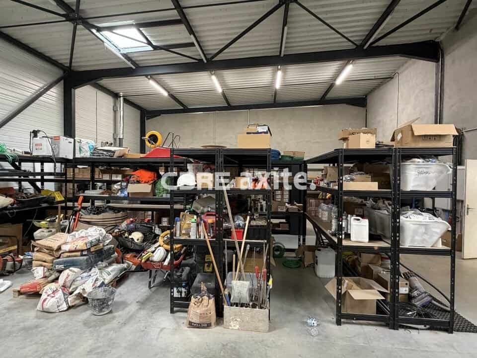 Local d’activité de 360 m² à louer à Montmélian, photo 3 sur 4