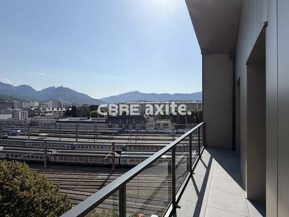 Bureaux de 301 m² à vendre à Chambéry, photo 5 sur 7