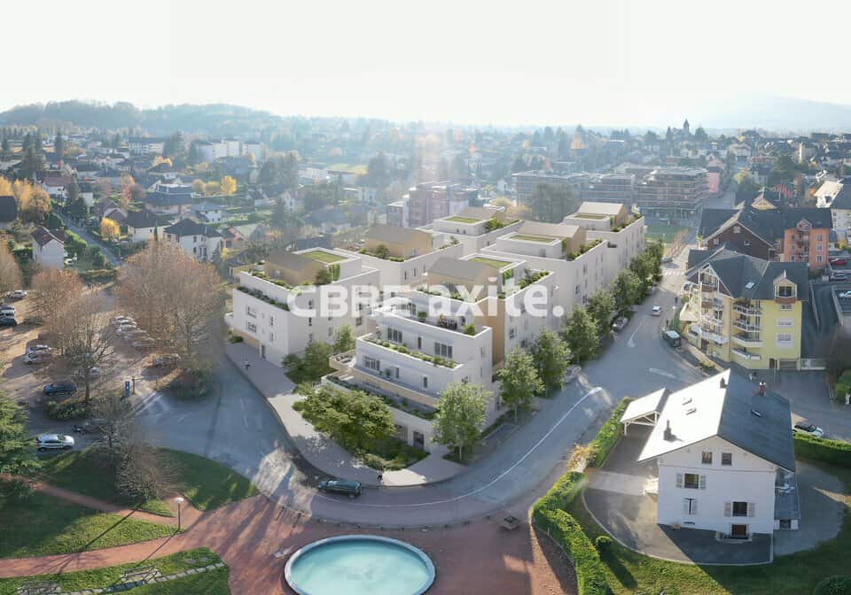 Local commercial de 245 m² à vendre à Challes-les-Eaux, photo 2 sur 2
