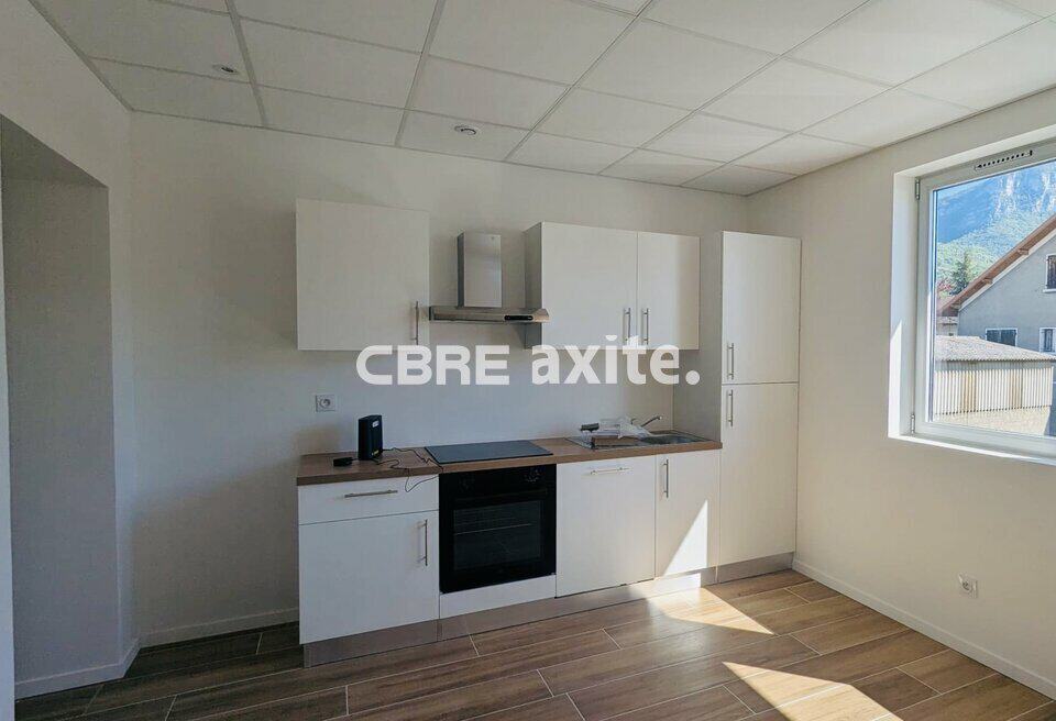 Local d’activité de 721 m² à louer à Saint-Alban-Leysse, photo 3 sur 6