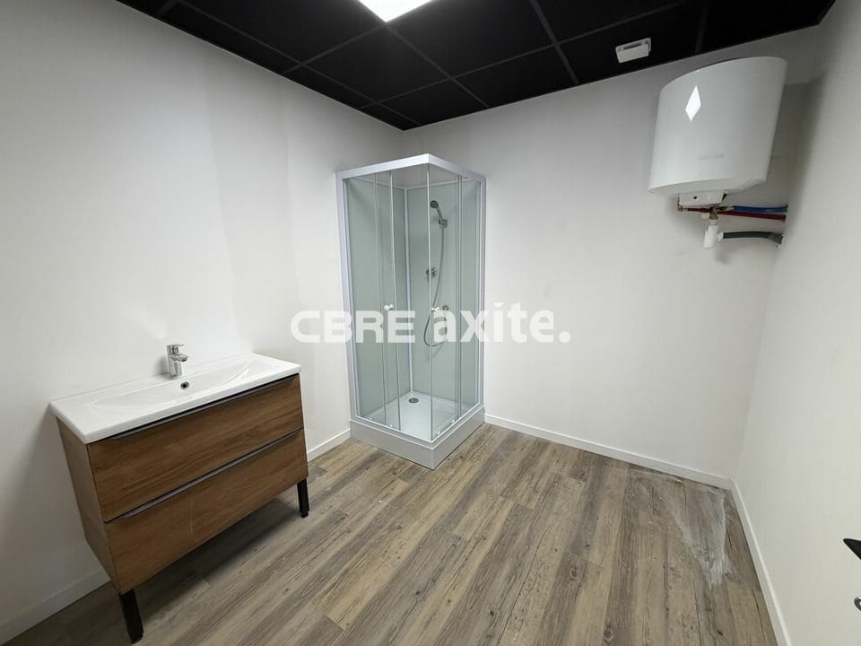 Bureaux de 107 m² à louer à Chambéry, photo 6 sur 8