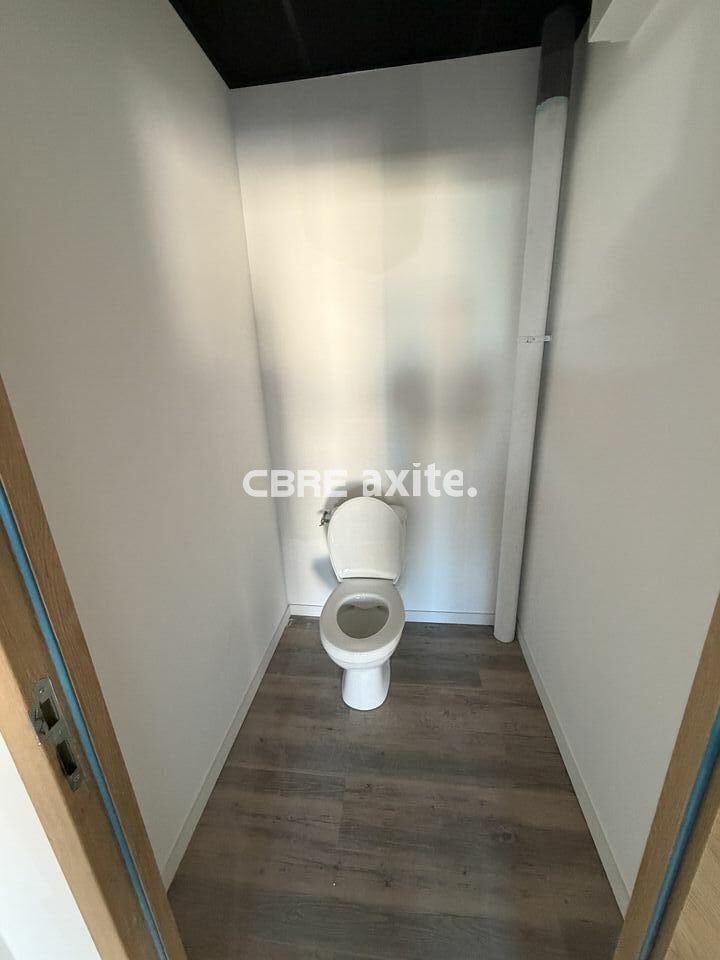 Bureaux de 107 m² à louer à Chambéry, photo 7 sur 8