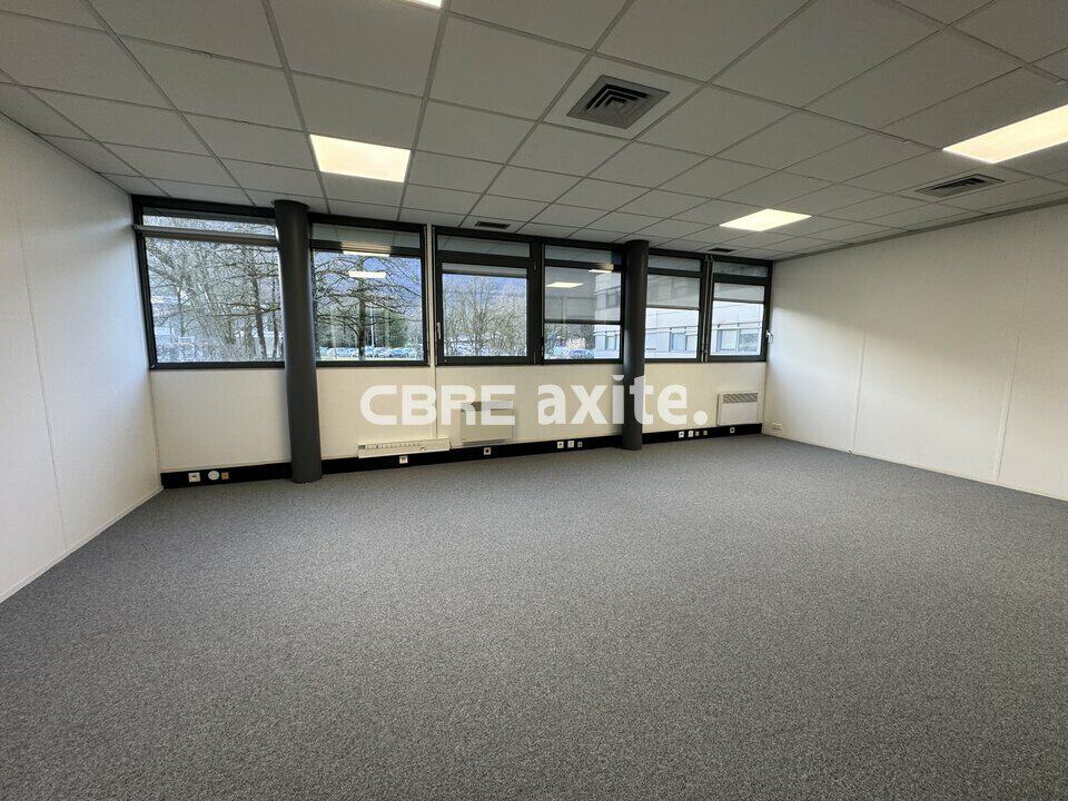 Bureaux de 461,7 m² à louer au Bourget-du-Lac, photo 3 sur 5