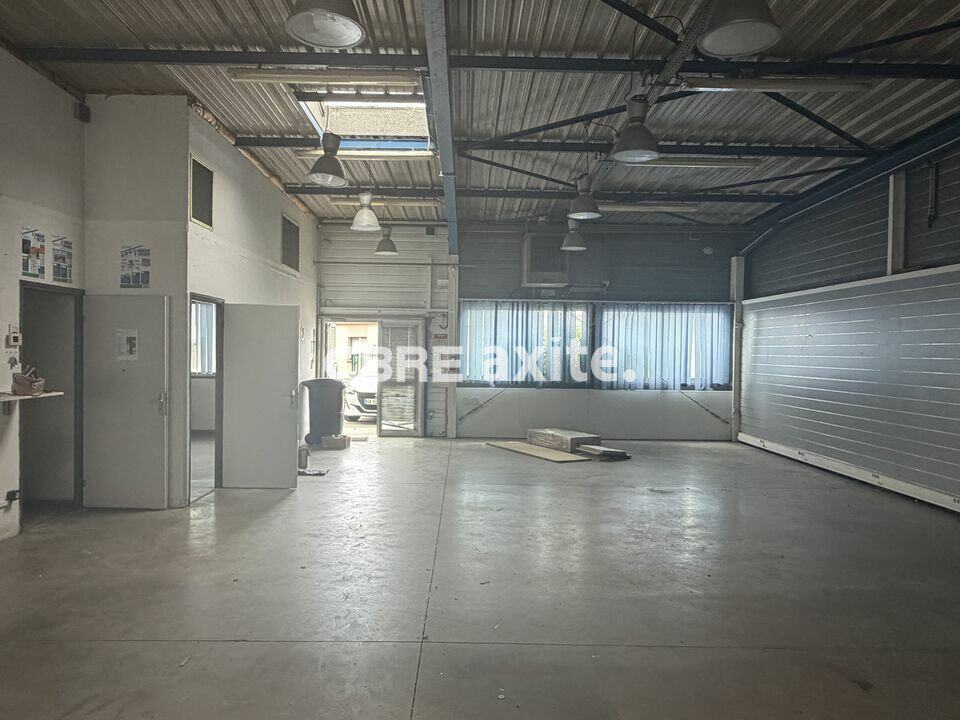 Local d’activité de 308 m² à louer à La Motte-Servolex, photo 2 sur 6