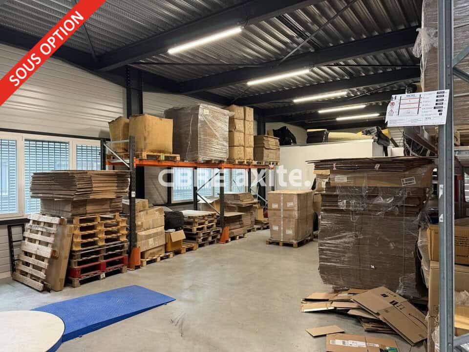 Local d’activité de 362 m² à vendre à Méry, photo 2 sur 8