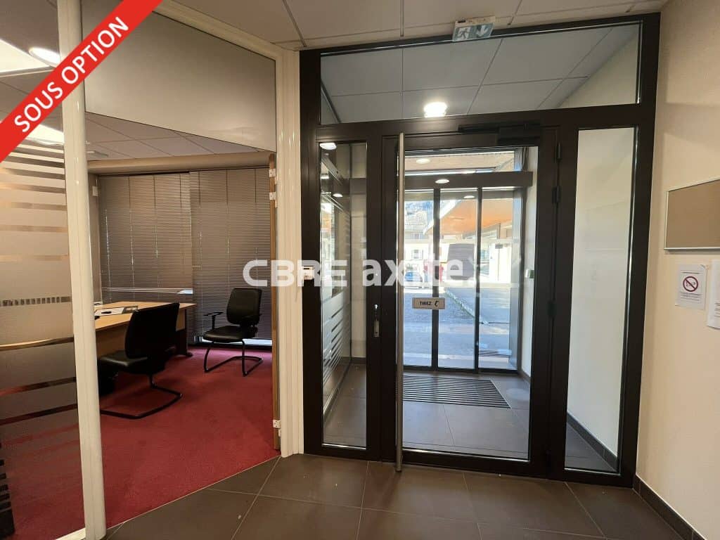 Local commercial de 87 m² à vendre à La Chambre, photo 2 sur 6
