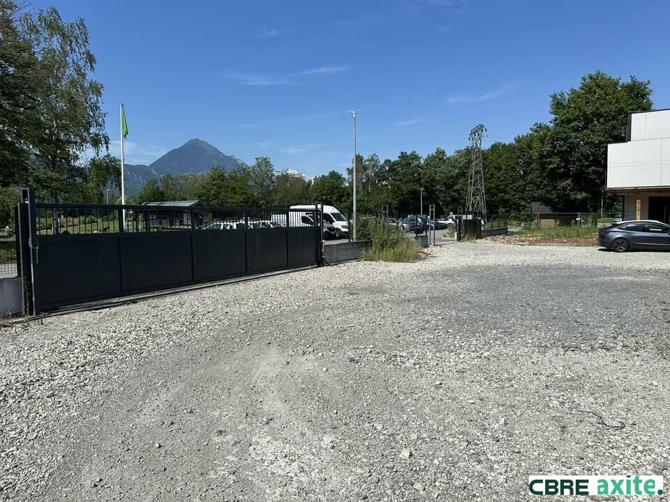 Local d’activité de 1 000 m² à vendre à Sainte-Hélène-sur-Isère, photo 2 sur 8