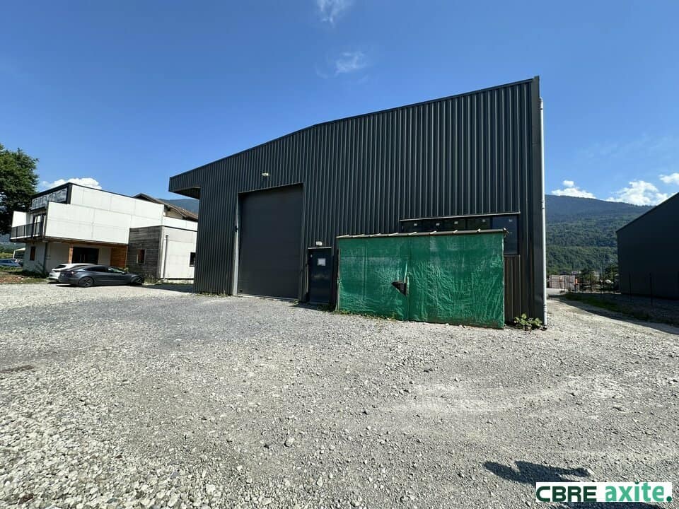 Local d’activité de 1 000 m² à vendre à Sainte-Hélène-sur-Isère, photo 4 sur 8