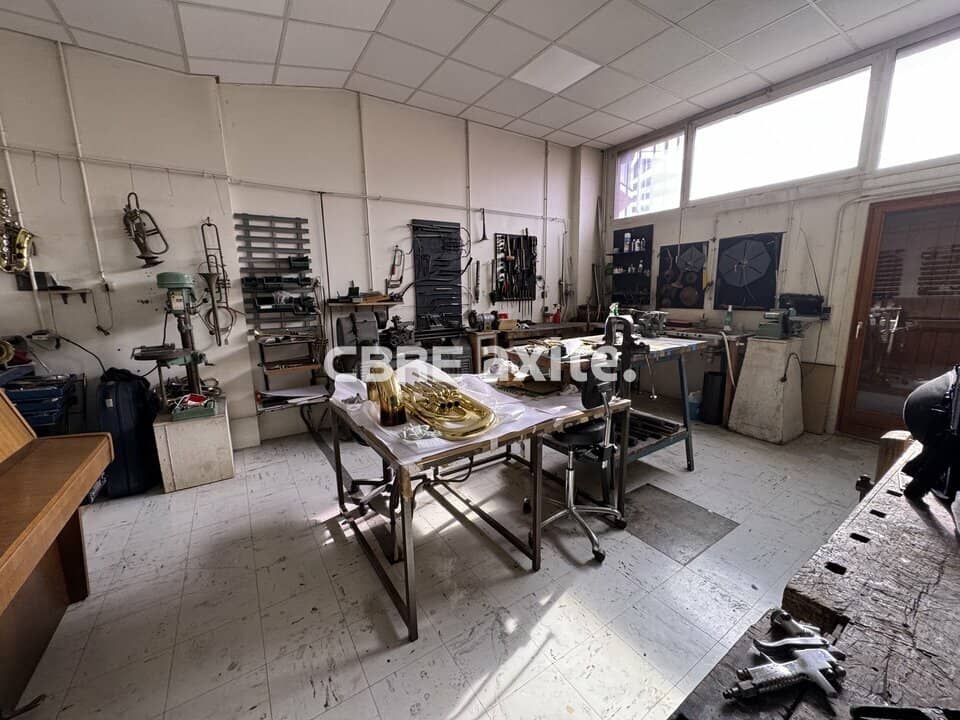 Local commercial de 708 m² à vendre à Barby, photo 3 sur 5