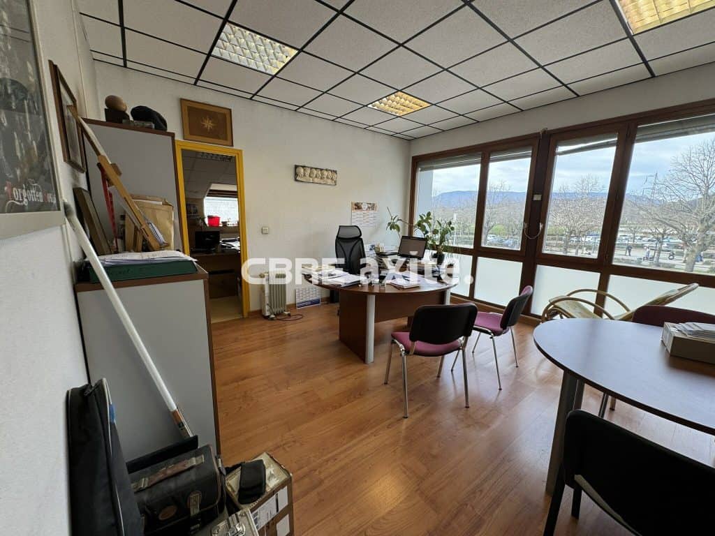 Local commercial de 708 m² à vendre à Barby, photo 5 sur 5