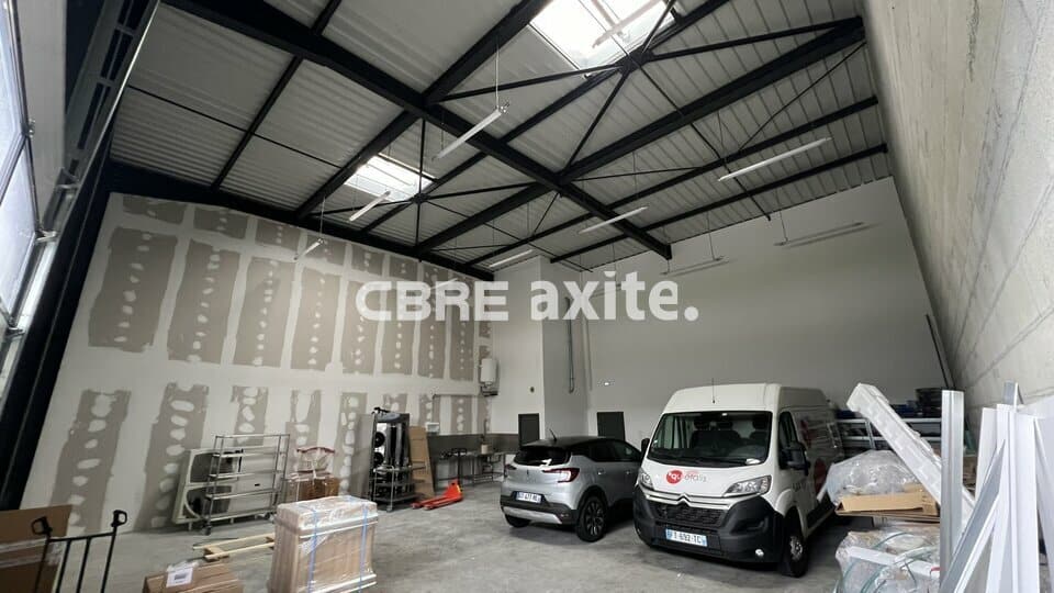 Local d’activité de 351 m² à vendre à Sainte-Hélène-du-Lac, photo 5 sur 6