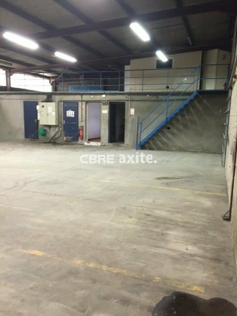 Local d’activité de 700 m² à vendre à Voglans, photo 3 sur 7