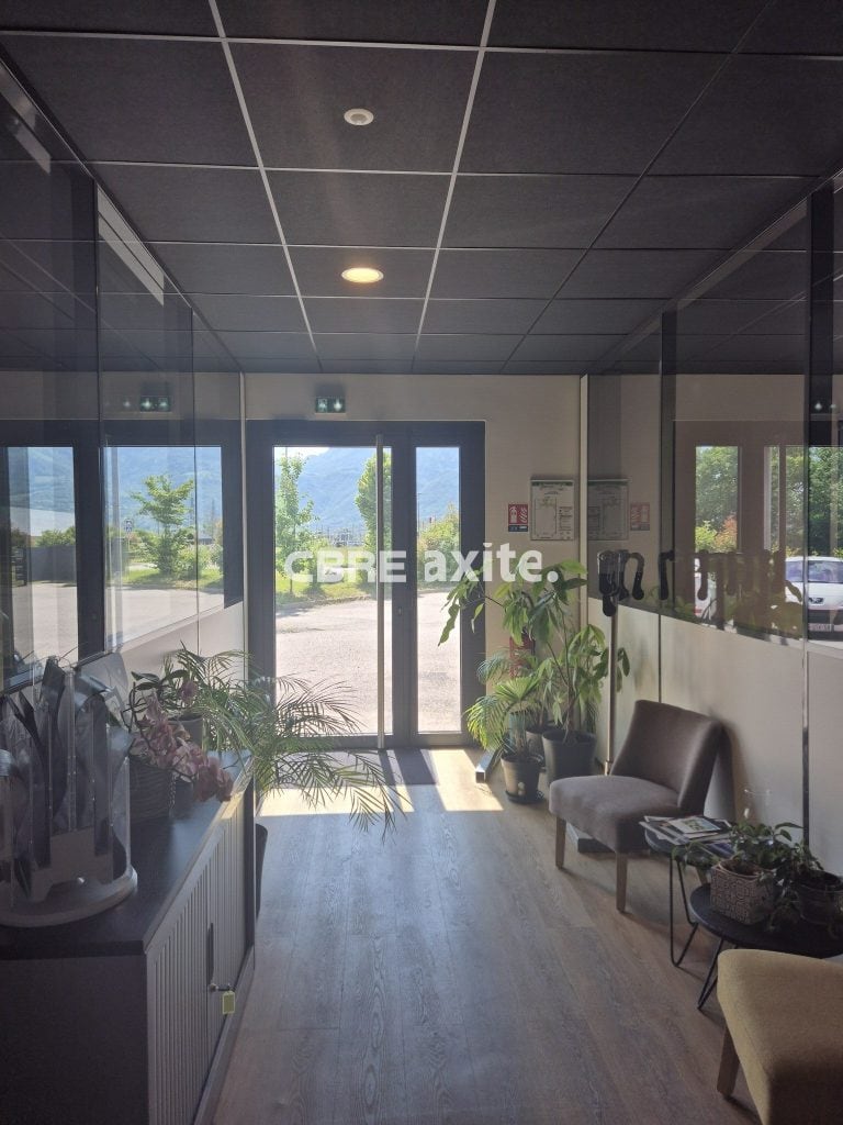 Local d’activité de 684 m² à louer à Sainte-Hélène-du-Lac, photo 5 sur 6