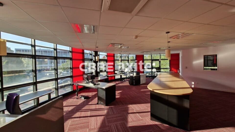 Bureaux de 255 m² à louer à Challes-les-Eaux, photo 7 sur 8