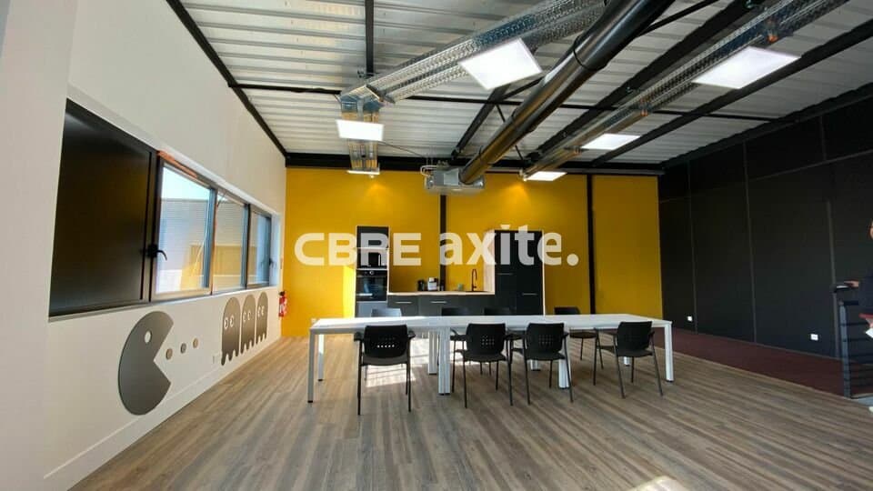 Local d’activité de 371 m² à vendre à Sainte-Hélène-du-Lac, photo 5 sur 6