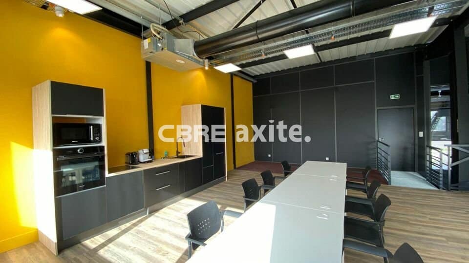 Local d’activité de 371 m² à vendre à Sainte-Hélène-du-Lac, photo 6 sur 6