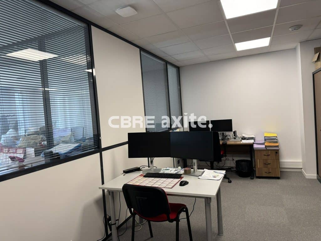Bureaux de 109 m² à louer au Bourget-du-Lac, photo 4 sur 4