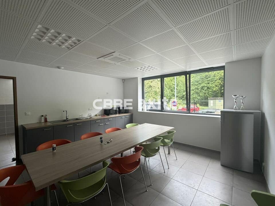 Local d’activité de 921,6 m² à louer au Bourget-du-Lac, photo 6 sur 8