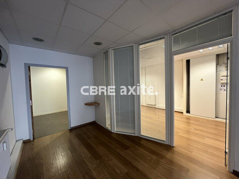 Local commercial de 63,6 m² à vendre à Saint-Jean-de-Maurienne, photo 3 sur 8