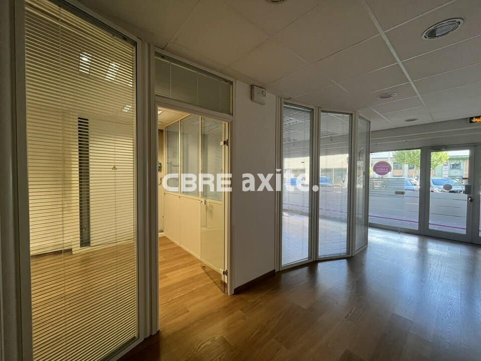 Local commercial de 63,6 m² à vendre à Saint-Jean-de-Maurienne, photo 6 sur 8