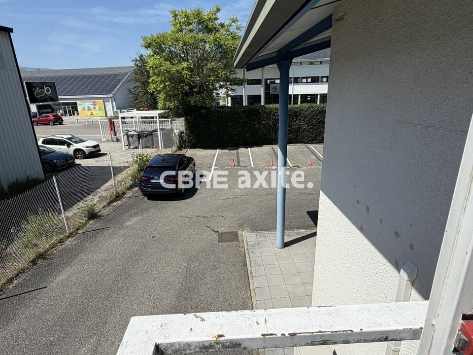 Local d’activité de 120 m² à vendre à Challes-les-Eaux, photo 4 sur 5