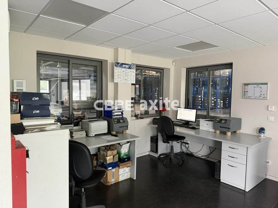 Local d’activité de 1 973 m² à vendre à Montmélian, photo 4 sur 6