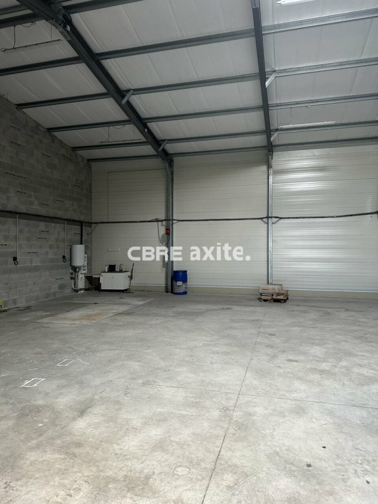 Local d’activité de 735 m² à louer au Bourget-du-Lac, photo 3 sur 7