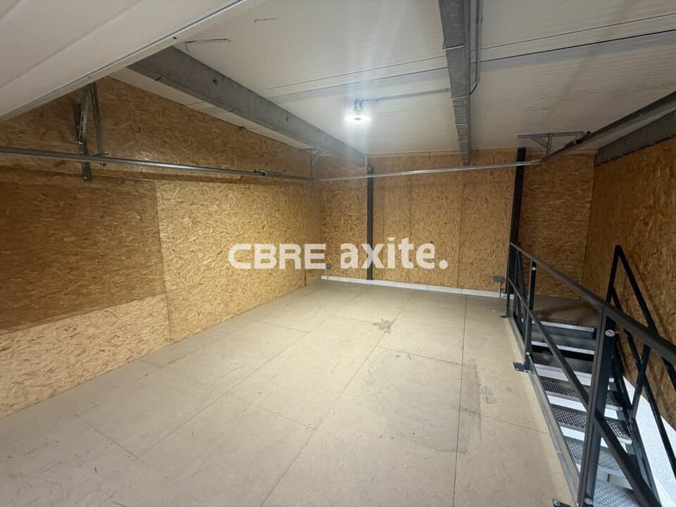 Local d’activité de 62 m² à louer aux Marches, photo 2 sur 2