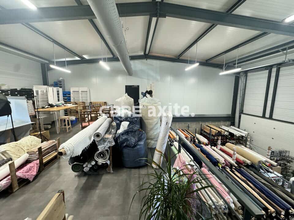 Local d’activité de 365,9 m² à louer à Domessin, photo 3 sur 4