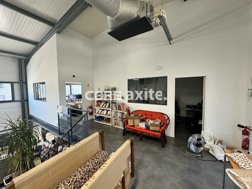 Local d’activité de 365,9 m² à louer à Domessin, photo 4 sur 4