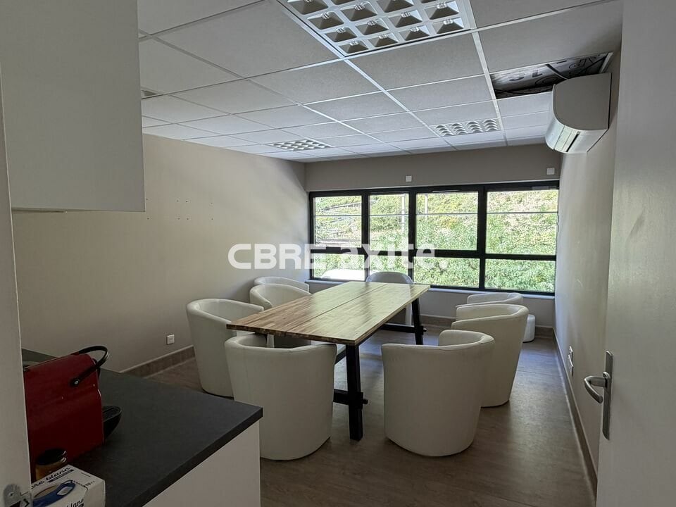 Local d’activité de 599 m² à vendre à Montmélian, photo 5 sur 6