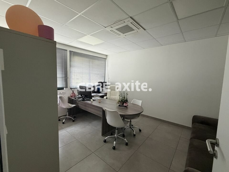 Bureaux de 335 m² à louer à La Motte-Servolex, photo 3 sur 5
