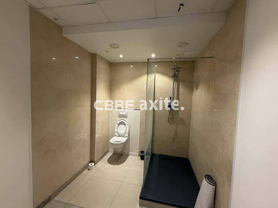 Bureaux de 335 m² à louer à La Motte-Servolex, photo 5 sur 5
