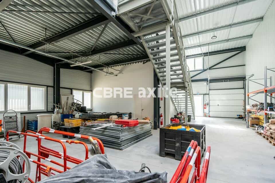 Local d’activité de 305 m² à vendre à Méry, photo 5 sur 8