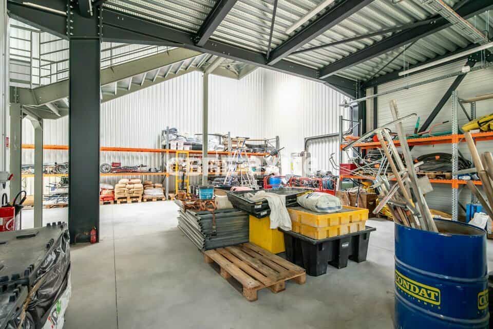Local d’activité de 305 m² à vendre à Méry, photo 7 sur 8