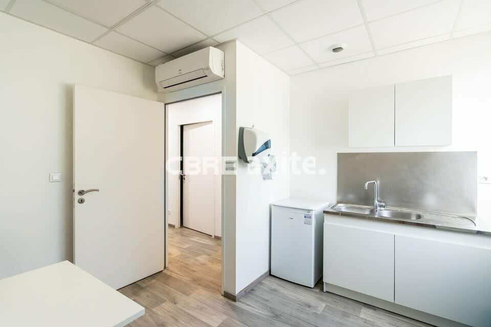 Local d’activité de 305 m² à vendre à Méry, photo 8 sur 8