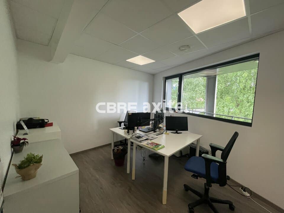 Bureaux de 180 m² à louer à Épagny-Metz-Tessy, photo 2 sur 7