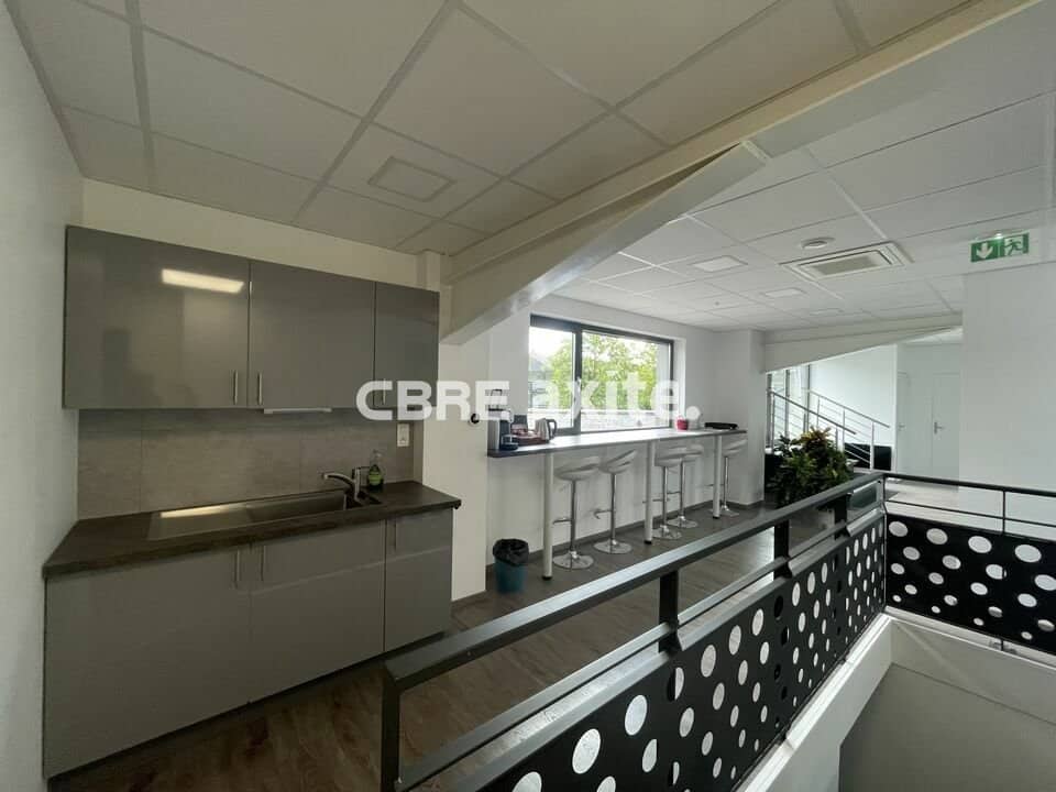 Bureaux de 180 m² à louer à Épagny-Metz-Tessy, photo 5 sur 7