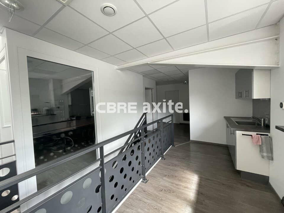 Bureaux de 180 m² à louer à Épagny-Metz-Tessy, photo 6 sur 7