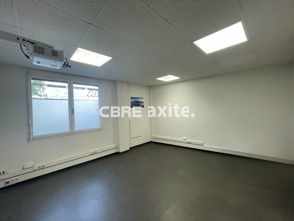 Bureaux de 980 m² à louer à Annecy, photo 6 sur 8