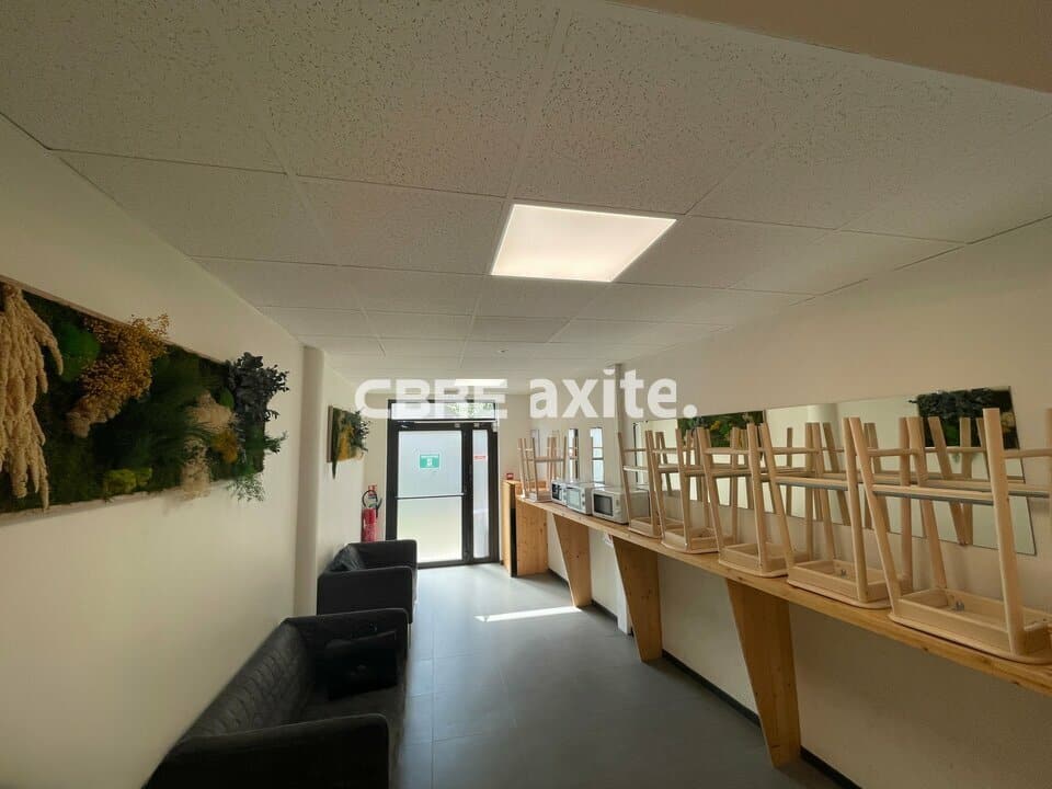 Bureaux de 980 m² à louer à Annecy, photo 8 sur 8