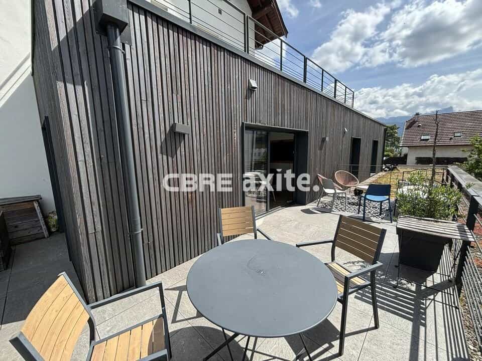 Bureaux de 195 m² à louer à Annecy, photo 6 sur 6