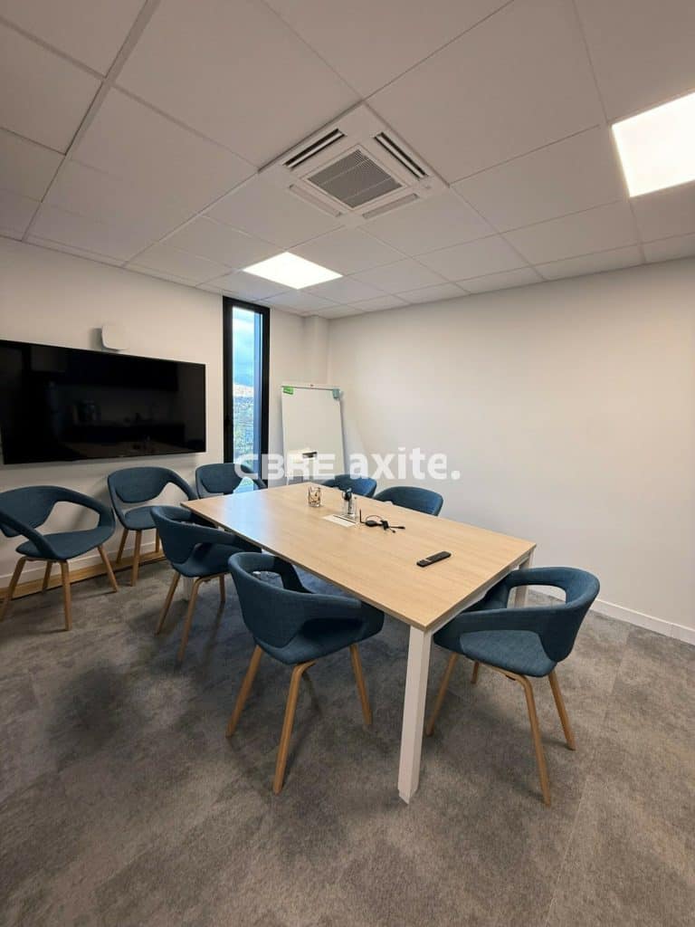 Bureaux de 121 m² à louer à Poisy, photo 6 sur 7