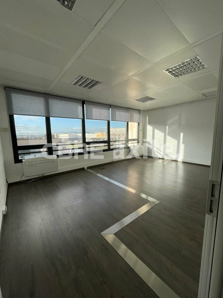Bureaux de 45 à 147 m² à louer à Épagny-Metz-Tessy, photo 2 sur 6