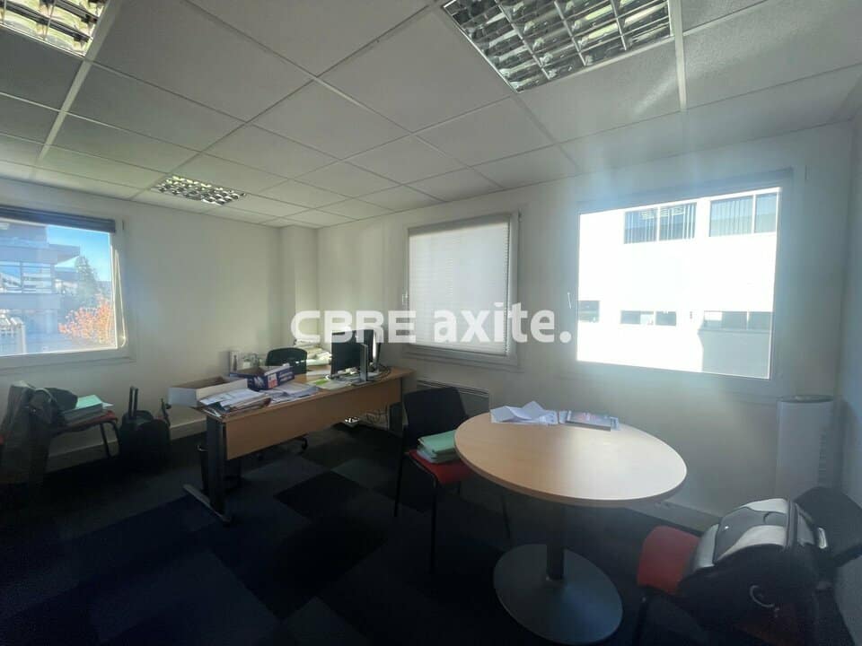 Bureaux de 233,6 m² à vendre à Annecy-le-Vieux, photo 5 sur 5